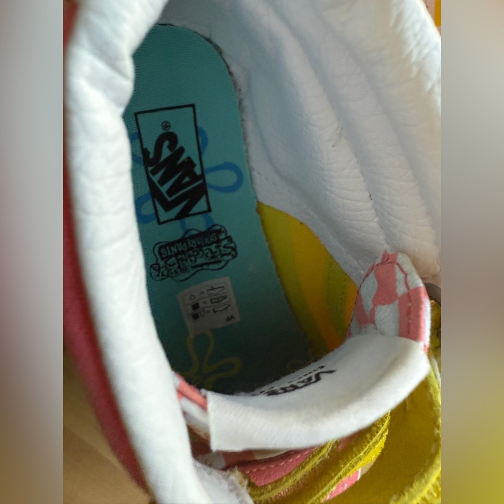 Nickelodeon SpongeBob Yellow and Pink Kids Sneakers - Picture 9 of 11